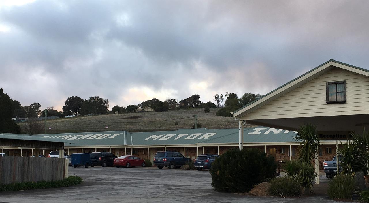 Tuckerbox Motor Inn Gundagai Eksteriør billede